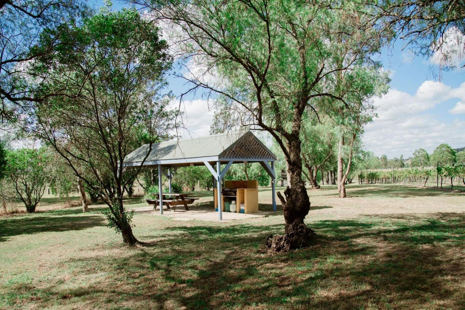 Hotel Tranquil Vale Vineyard à Luskintyre Extérieur photo